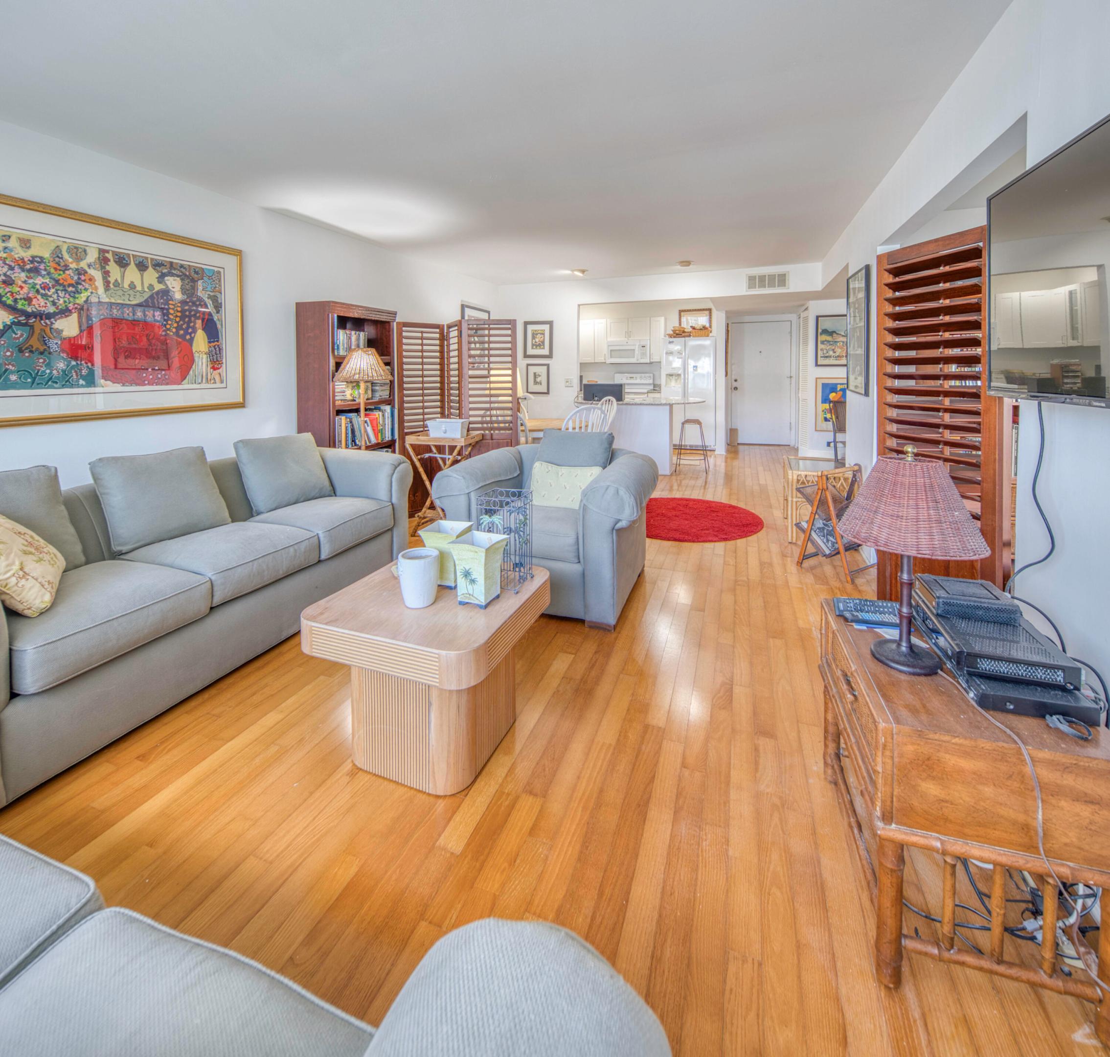 1516 S Lakeside Drive Unit 310 — photo