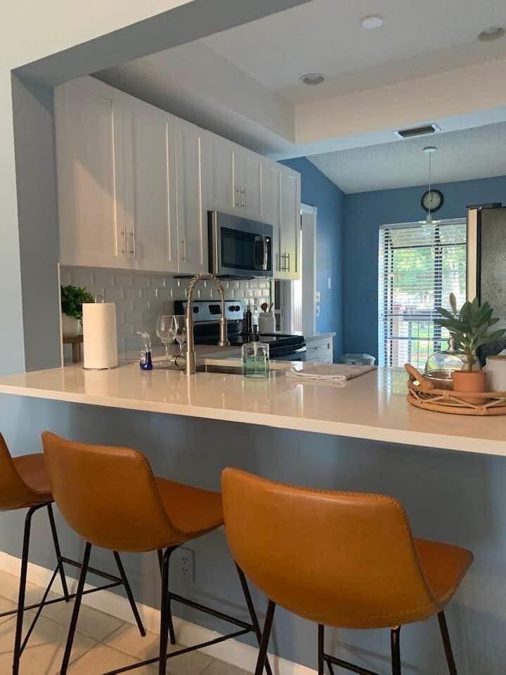 5021 Oakhill Lane Unit 122 — photo