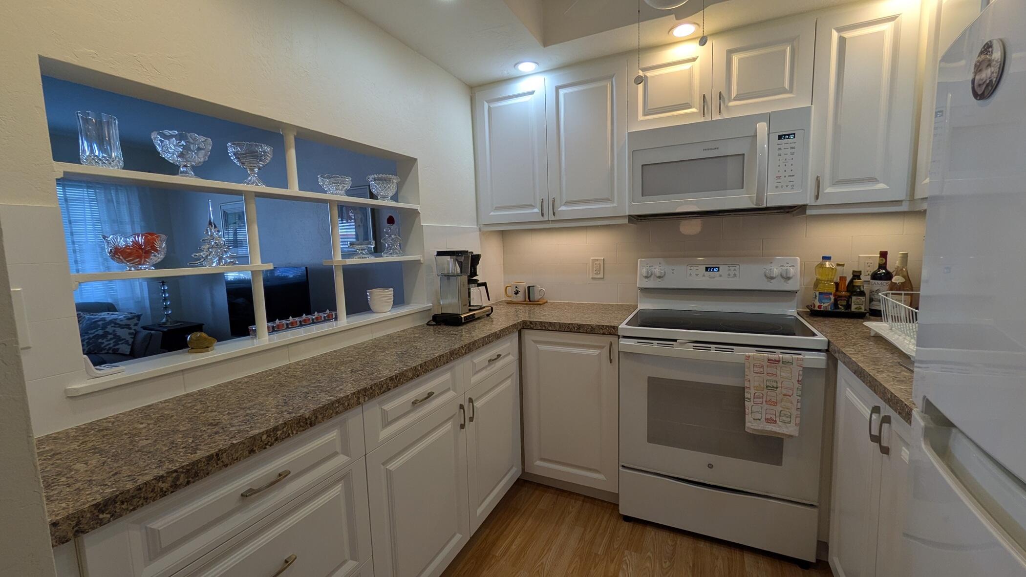 2880 Lake Osborne Drive Unit 109 — photo
