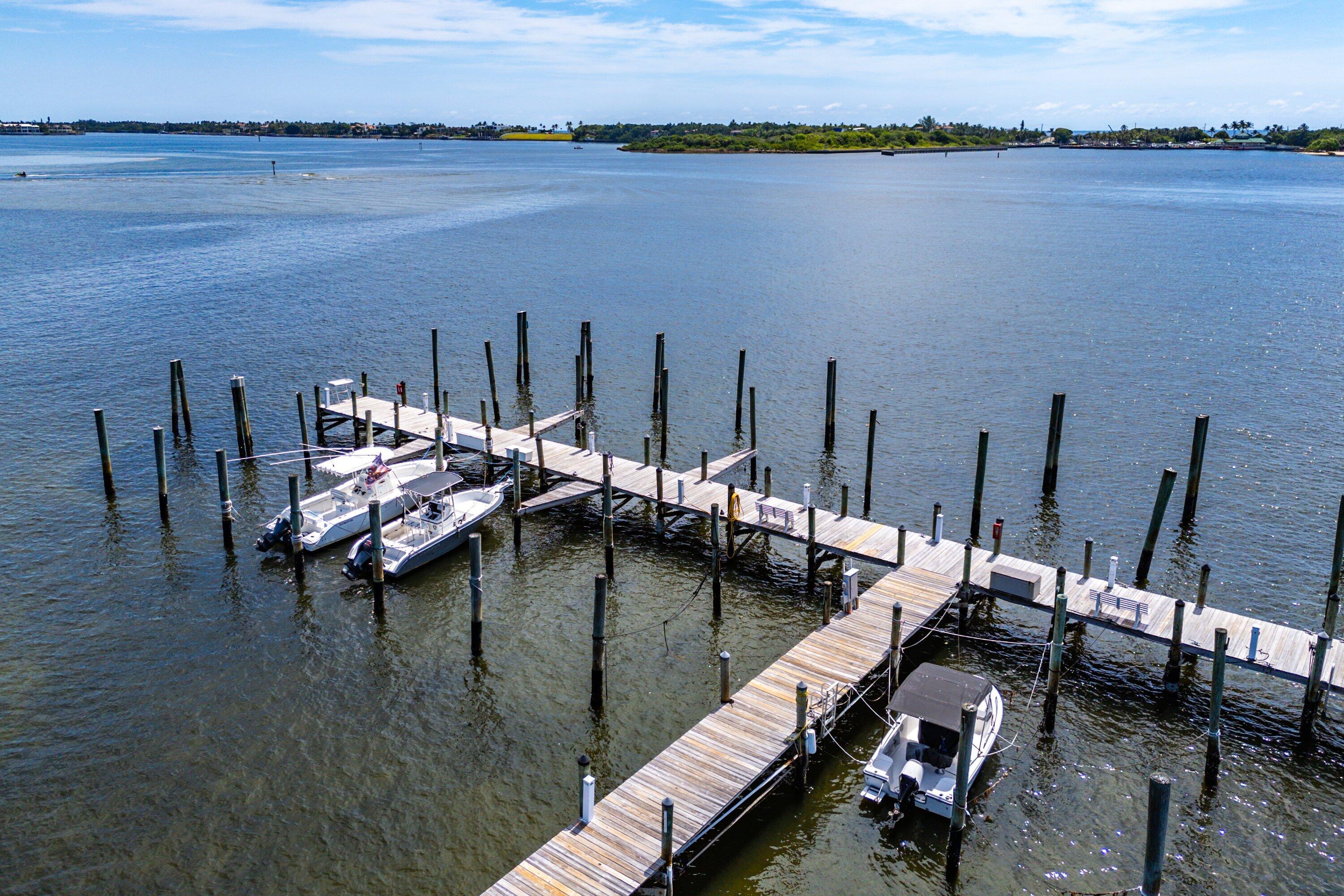 16 Via Lago — photo