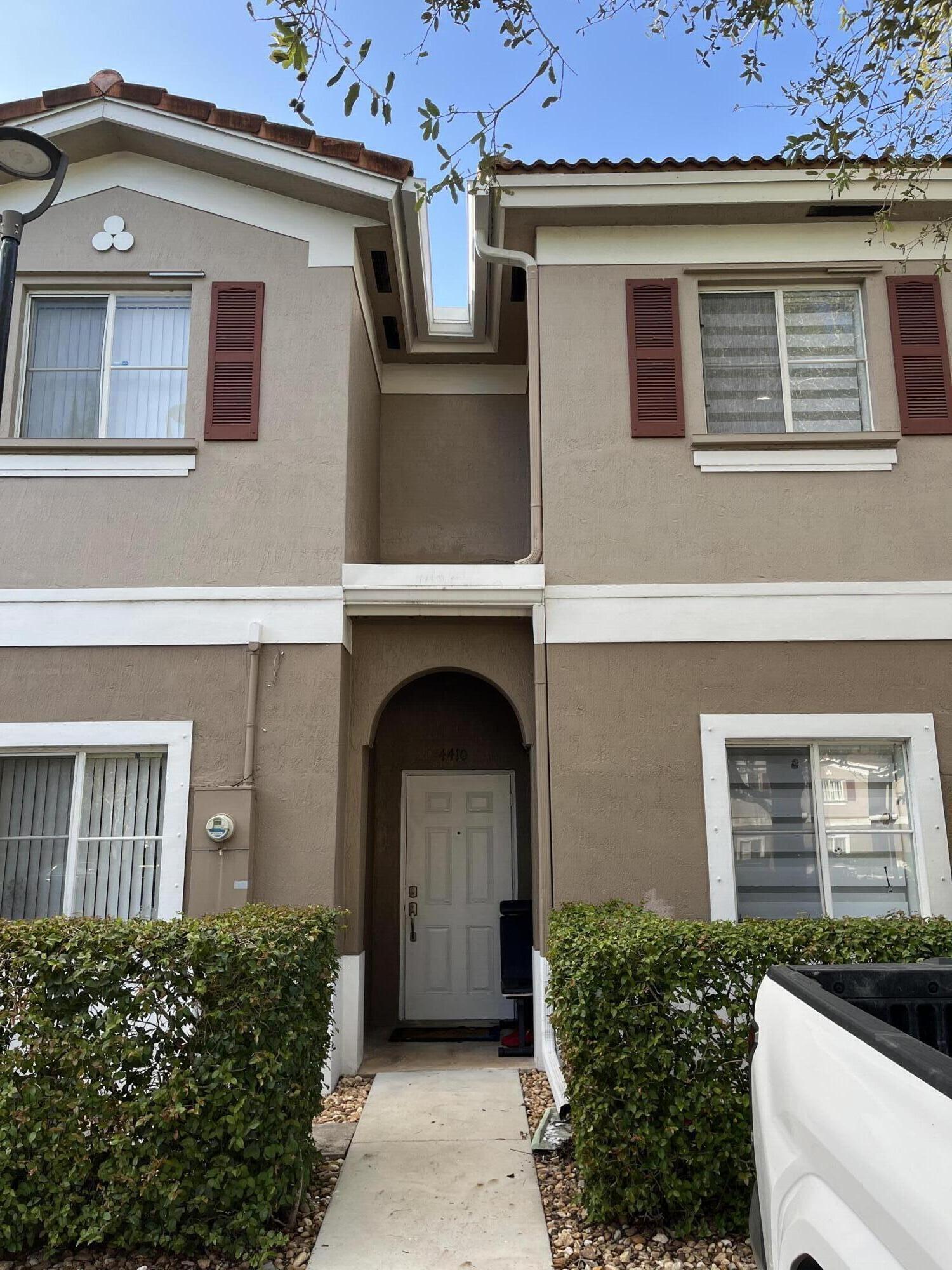 4410 Woodland Circle — photo