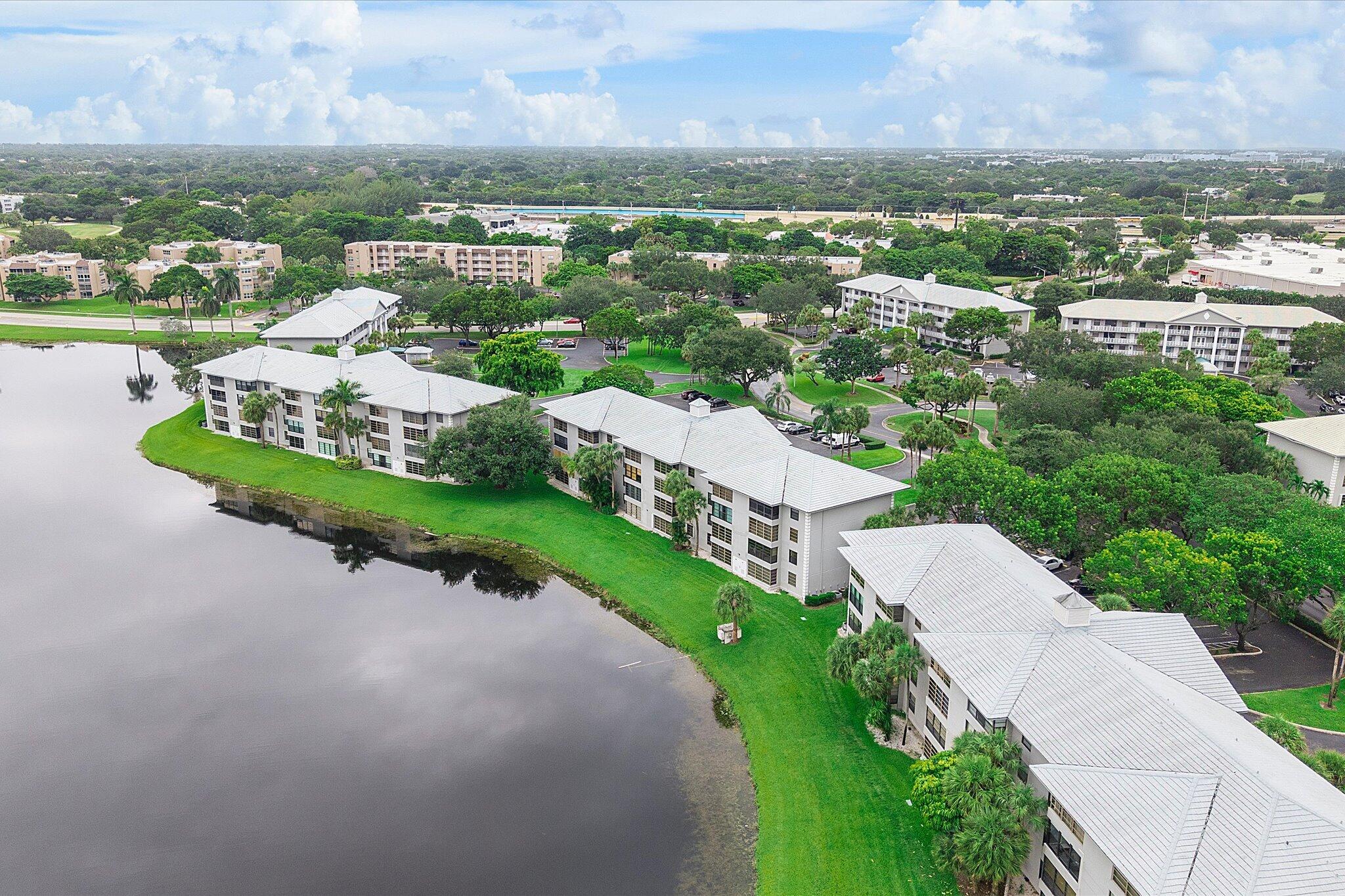 1528 Whitehall Drive Unit 306 — photo