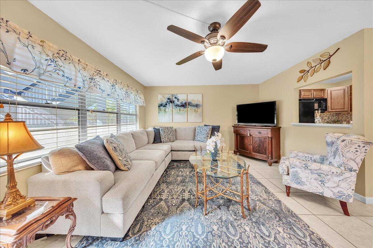 129 Suffolk D, Boca Raton, FL 33434 — photo 3