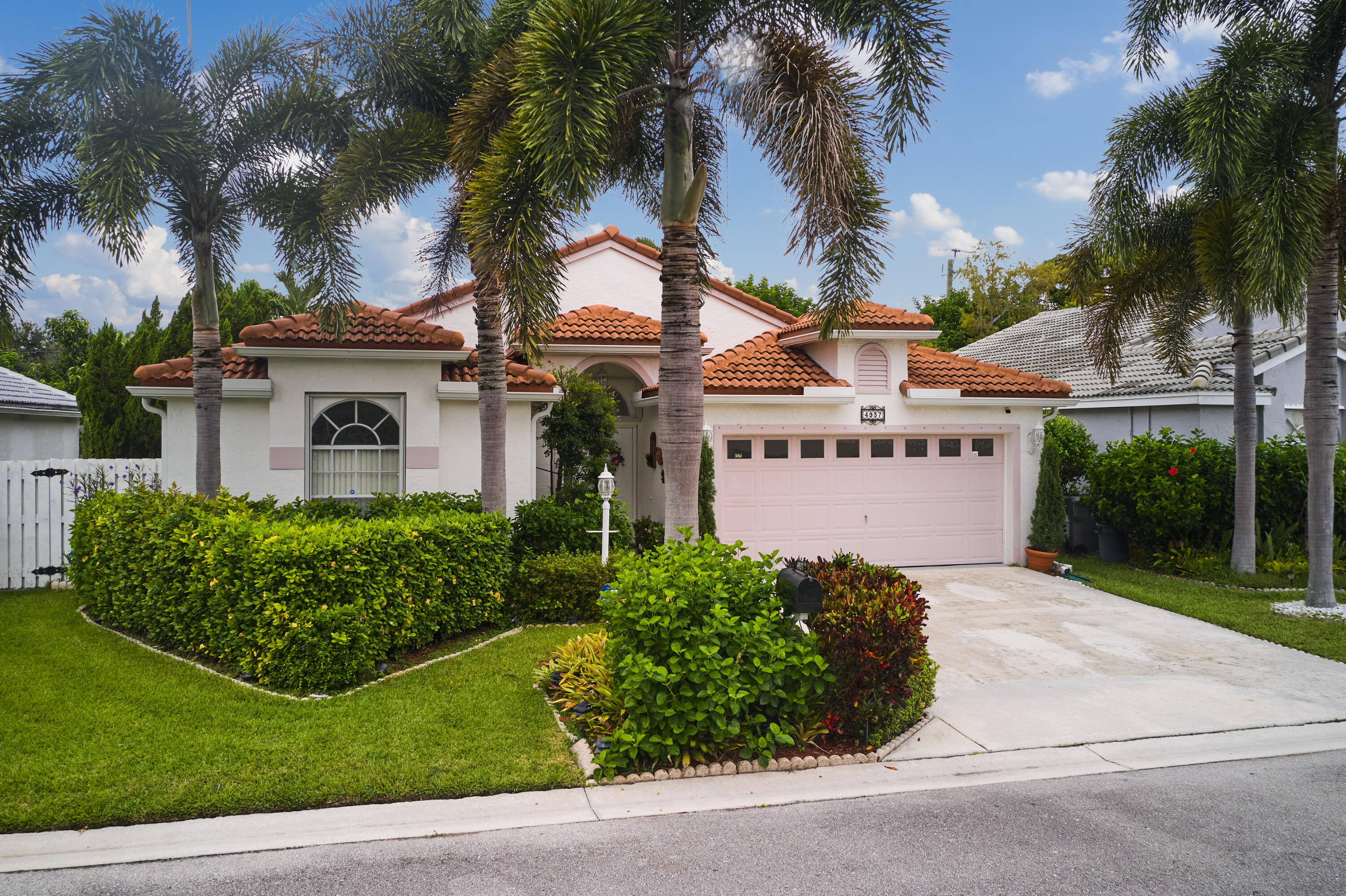 4937 Broadstone Circle — photo
