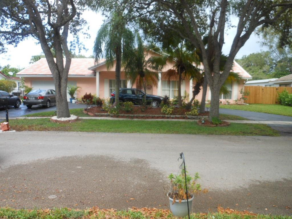 1940 SW 51st Terrace — photo