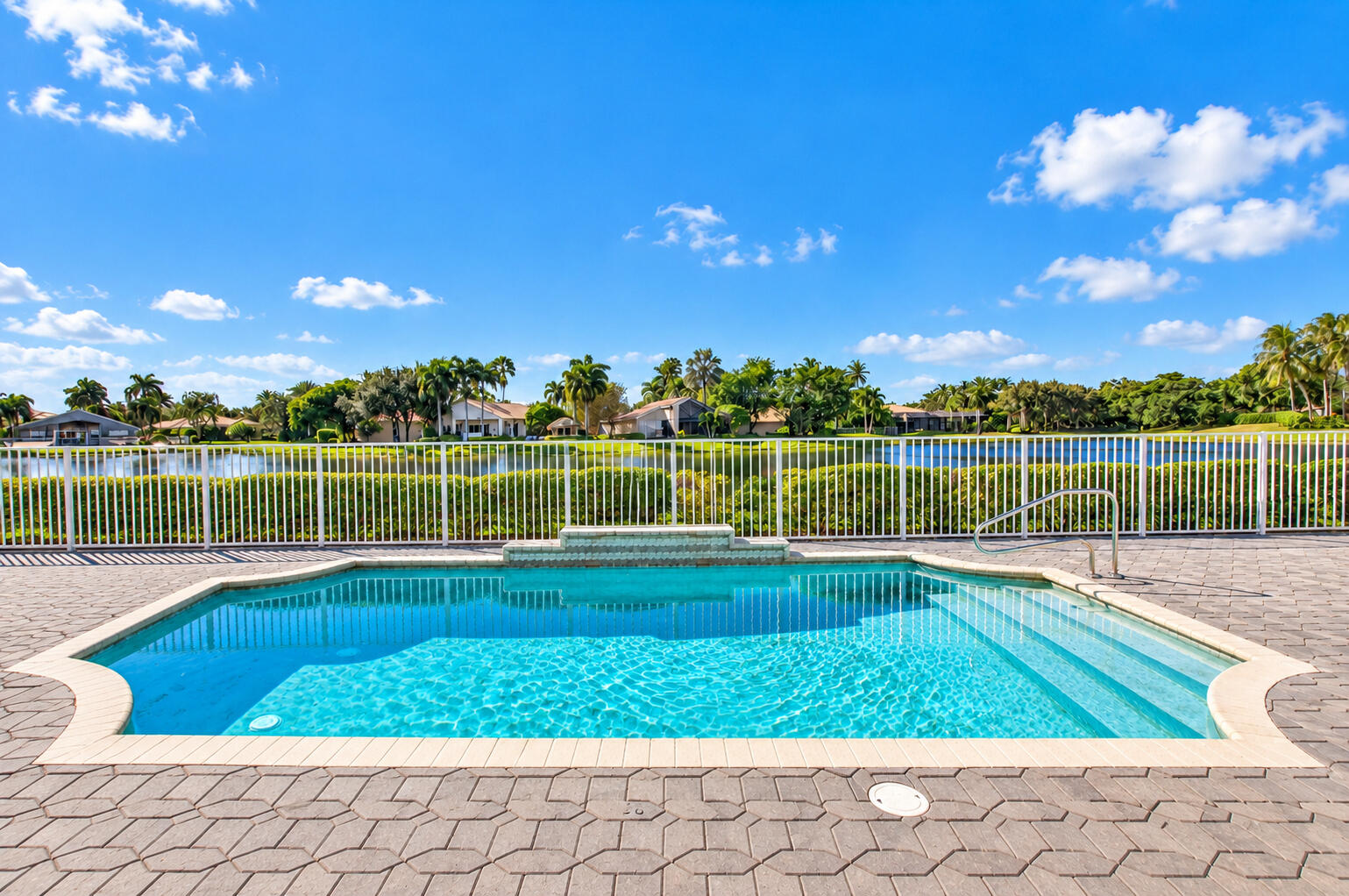 7657 Royale River Lane — photo