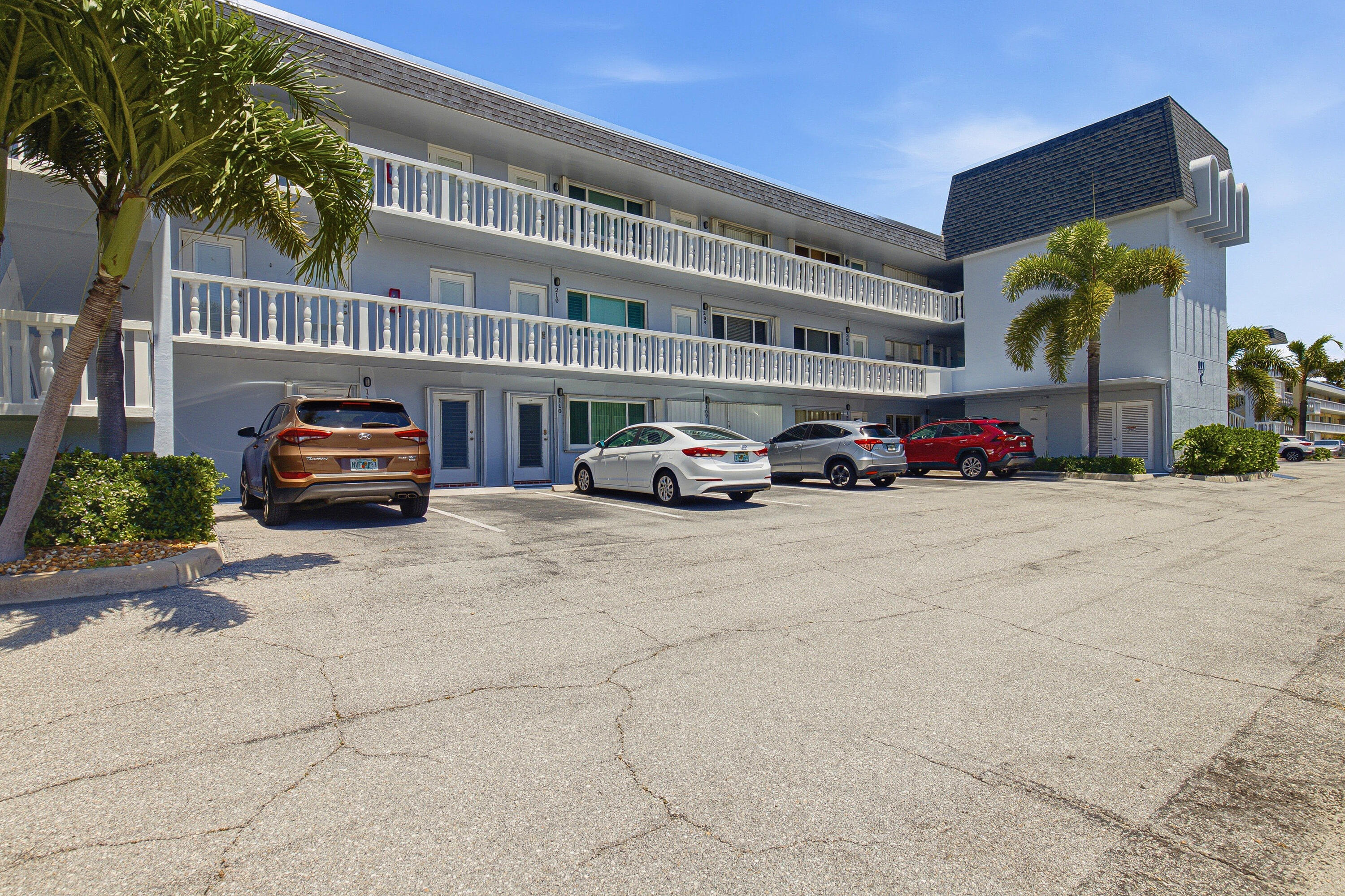 131 Doolen Court Unit 306 — photo