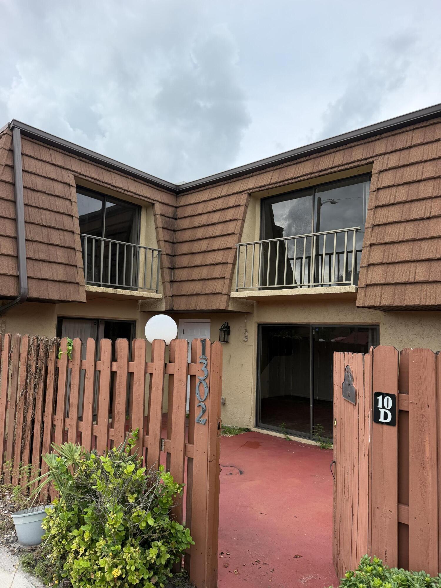 1302 Nebraska Avenue Unit 10D — photo