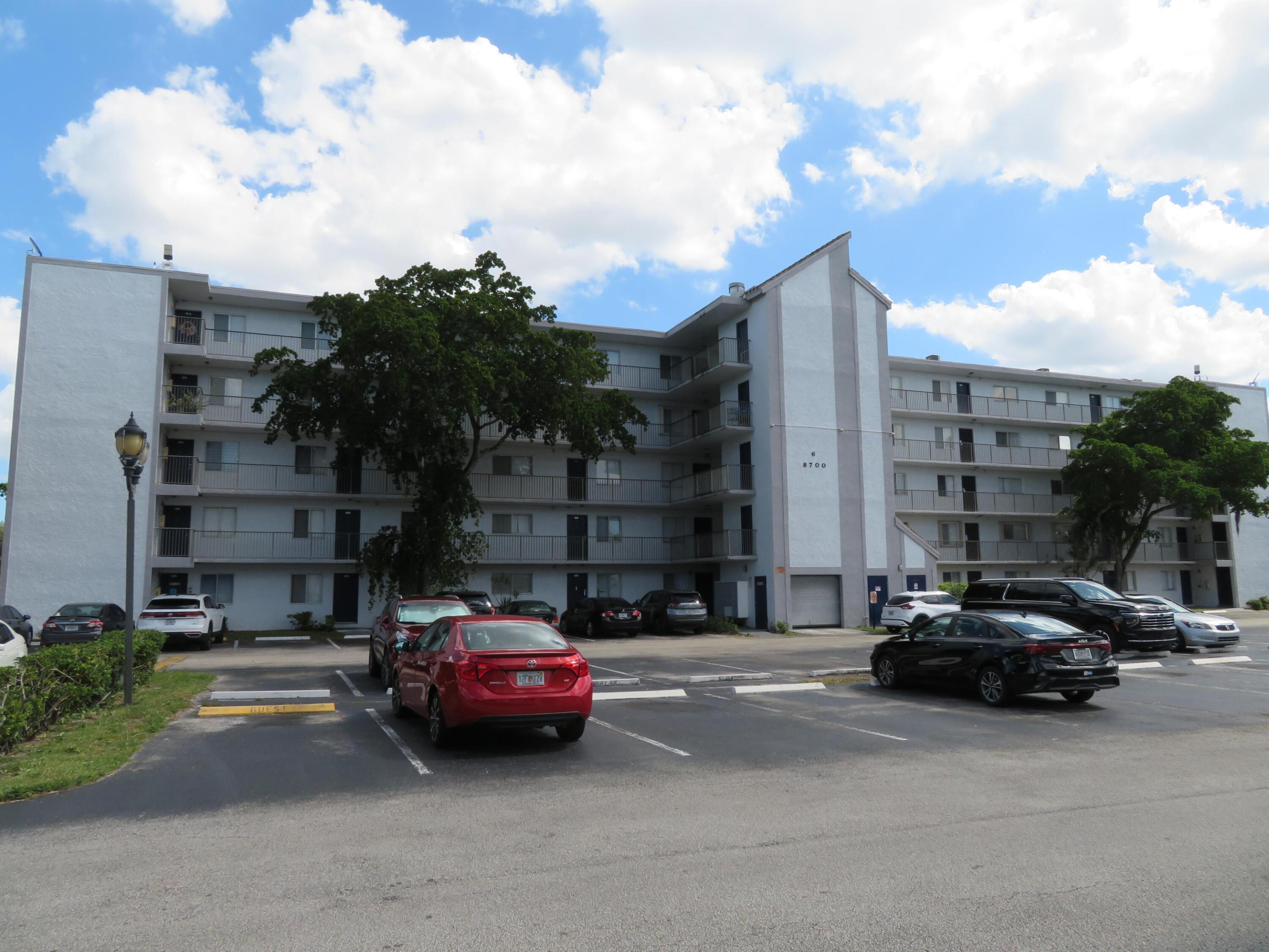 8700 N Sherman Circle Unit 504 — photo