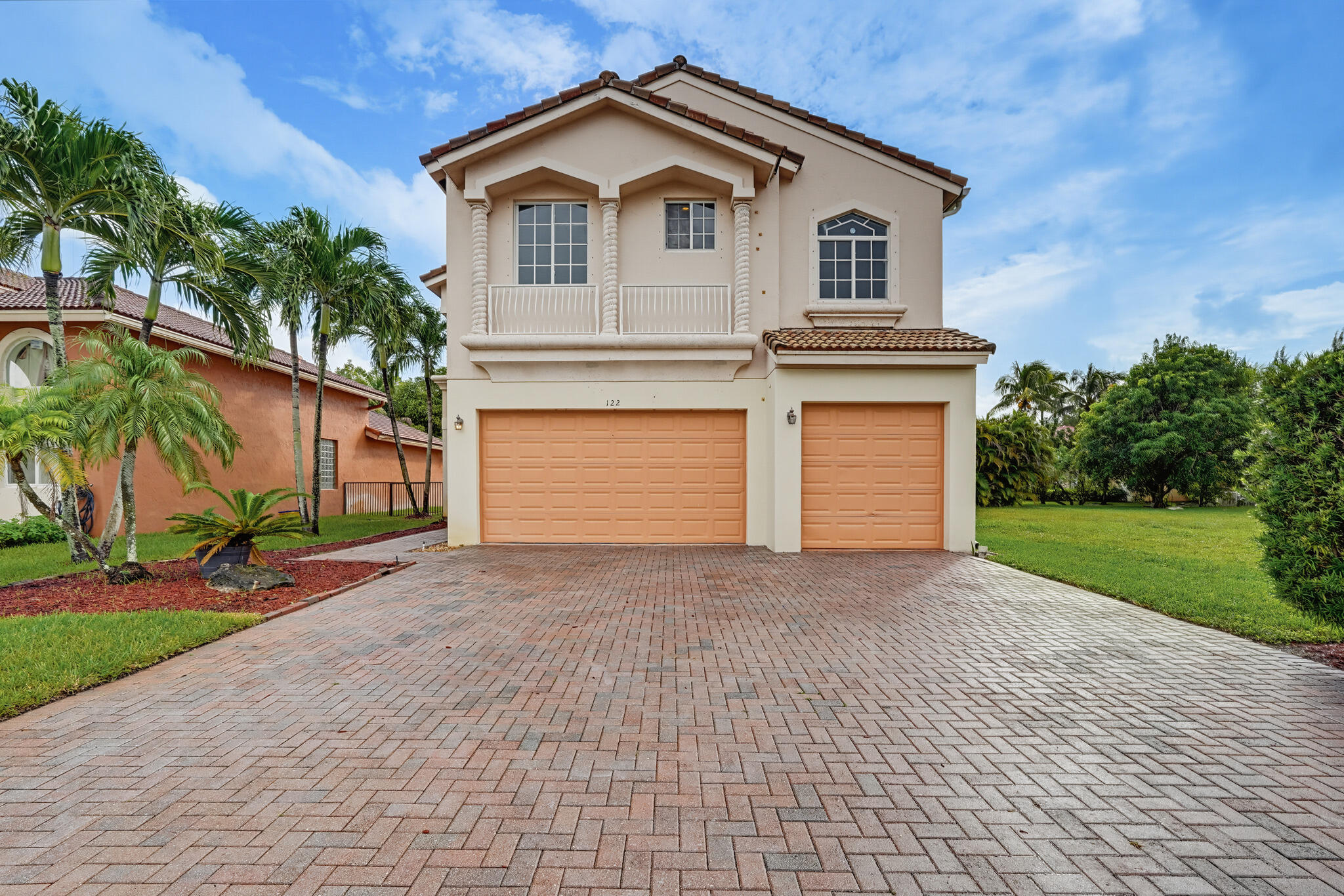 122 Sarona Circle — photo