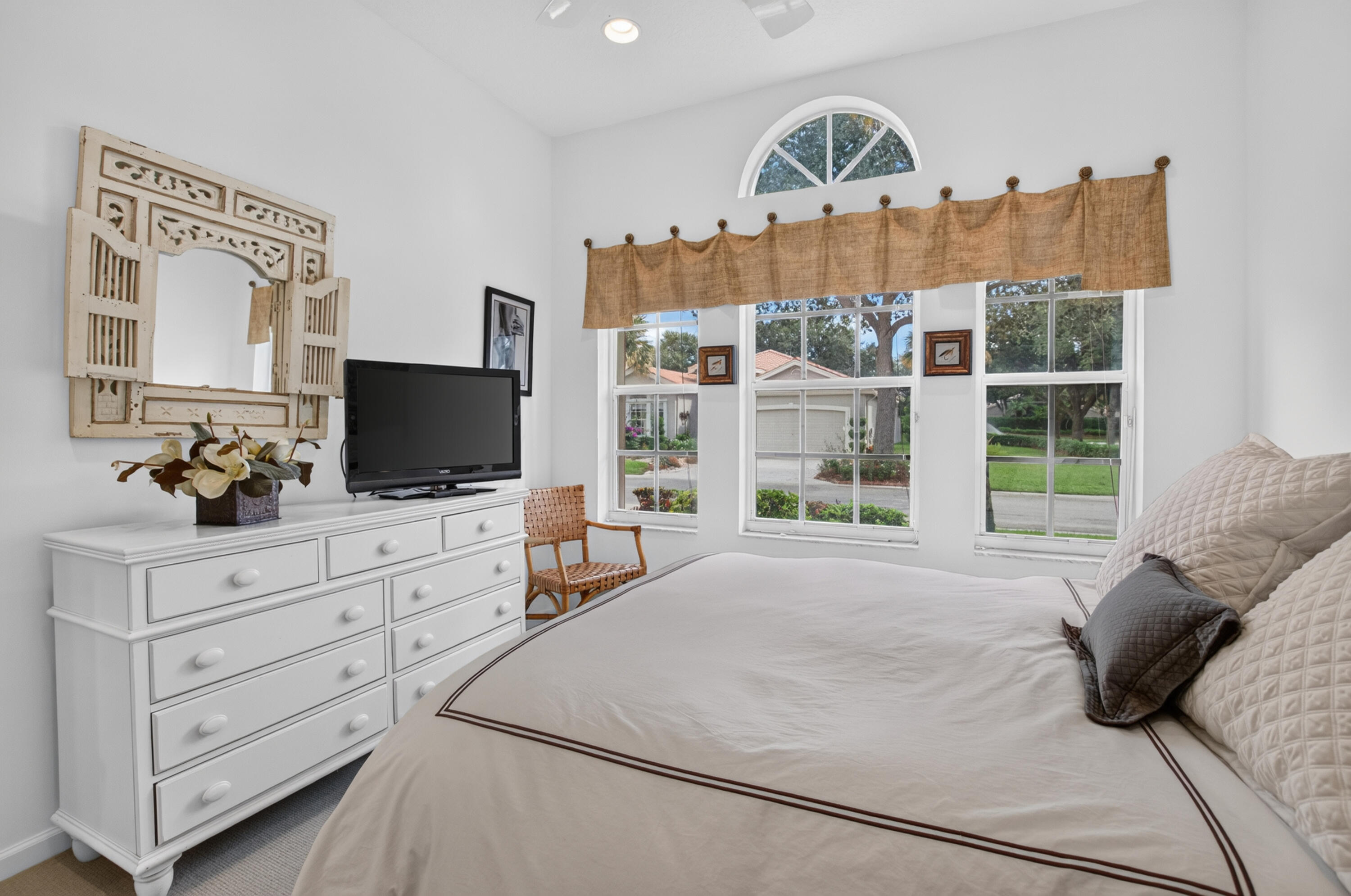 13577 Morocca Lake Lane — photo