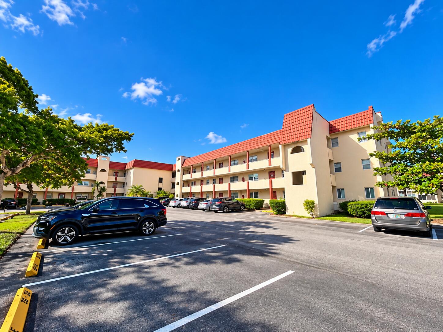 8040 N Sunrise Lakes Drive N Unit 106 — photo