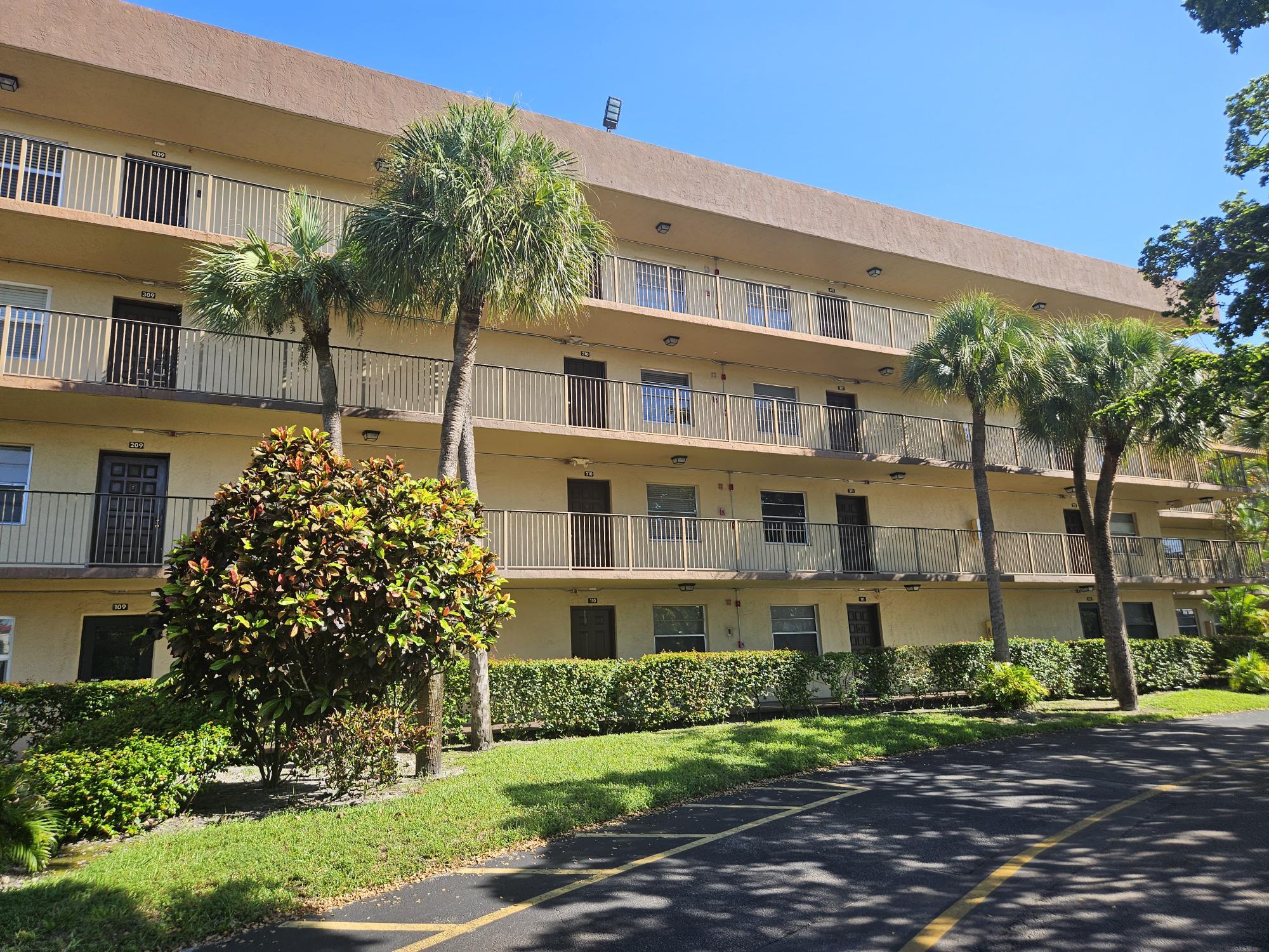 3121 NW 47th Terrace Unit 210 — photo