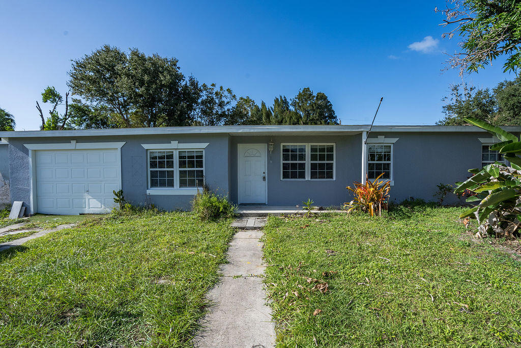 1042 Cabot Drive NE — photo