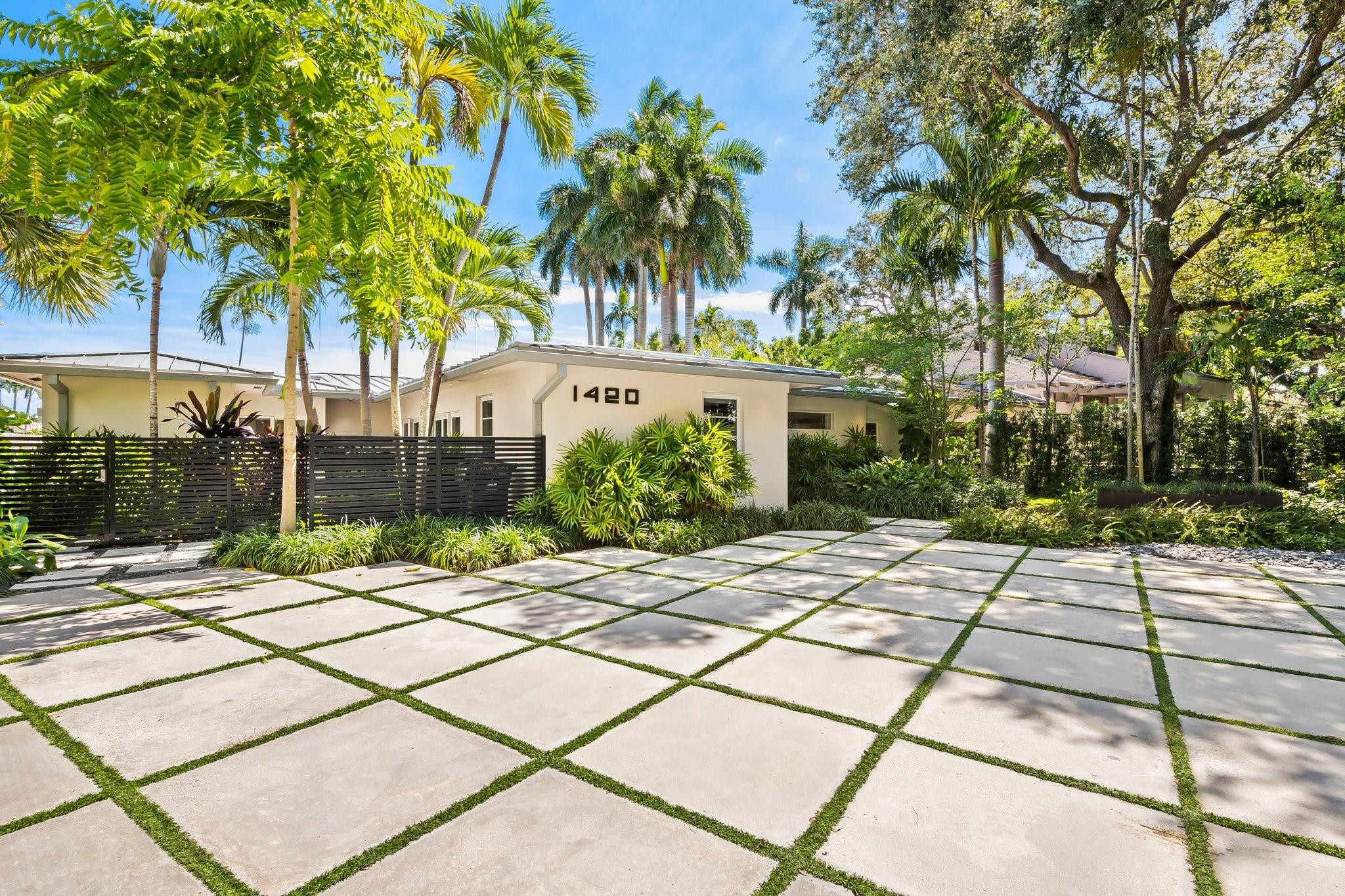 1420 Ponce De Leon Drive — photo