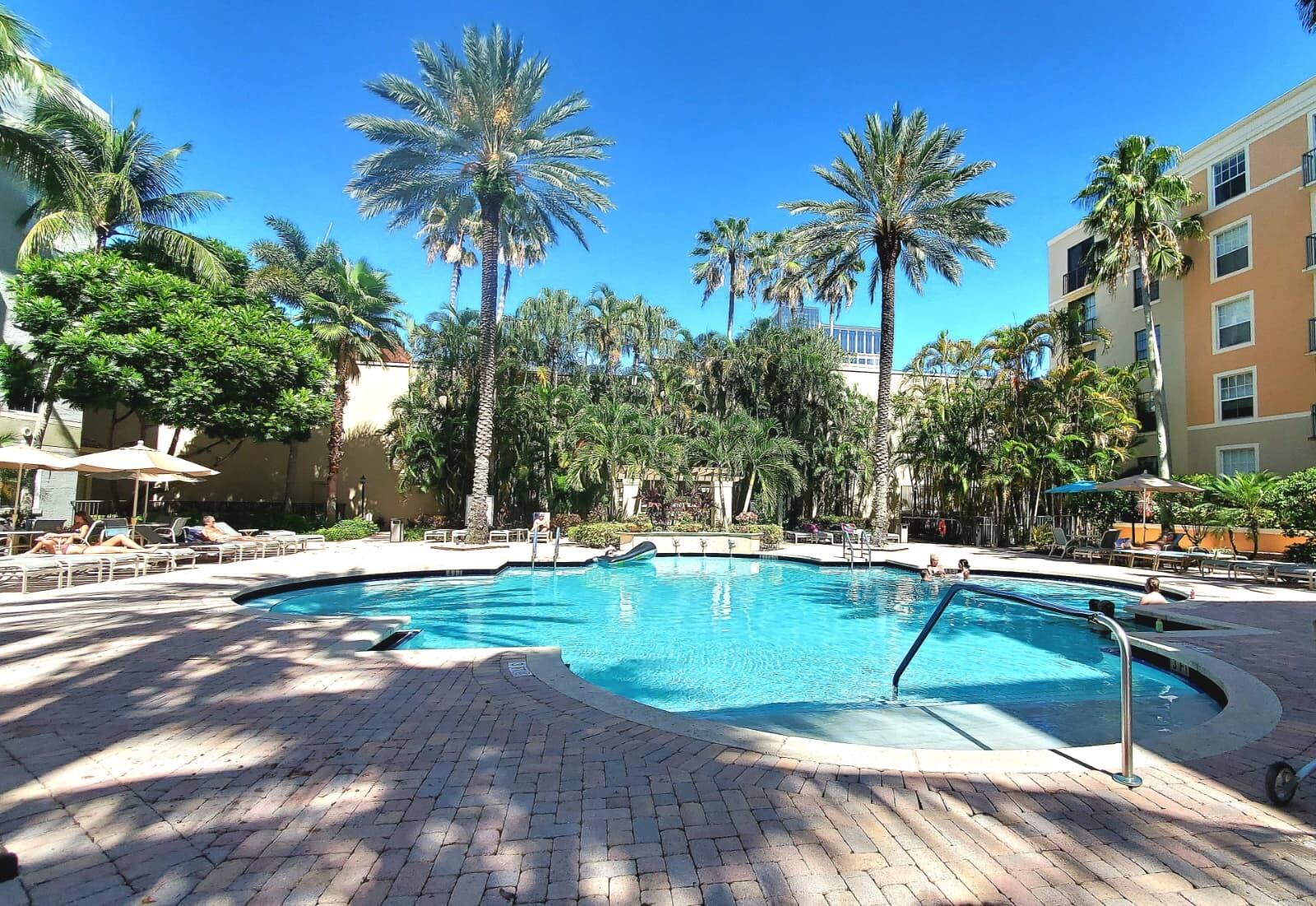720 S Sapodilla Avenue Unit 207 — photo
