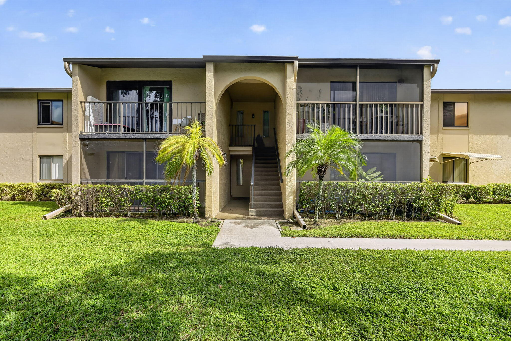 528 Shady Pine Way Unit B1 — photo