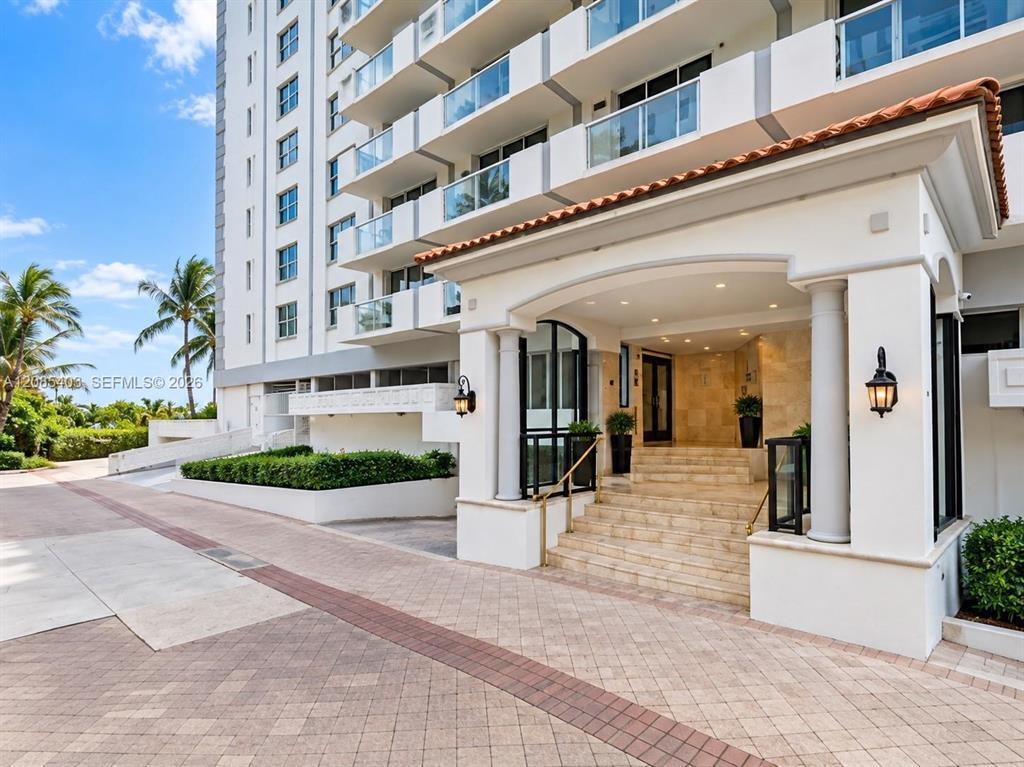 9195 Collins Avenue Unit 1010 — photo