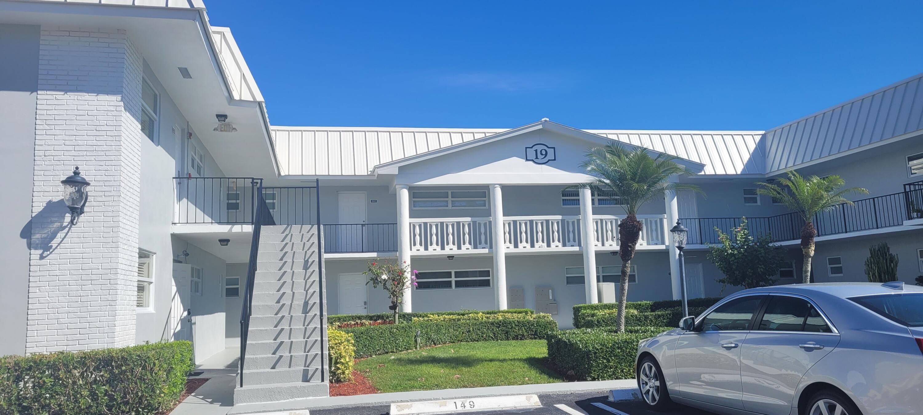 19 Colonial Club Drive Unit 200 — photo