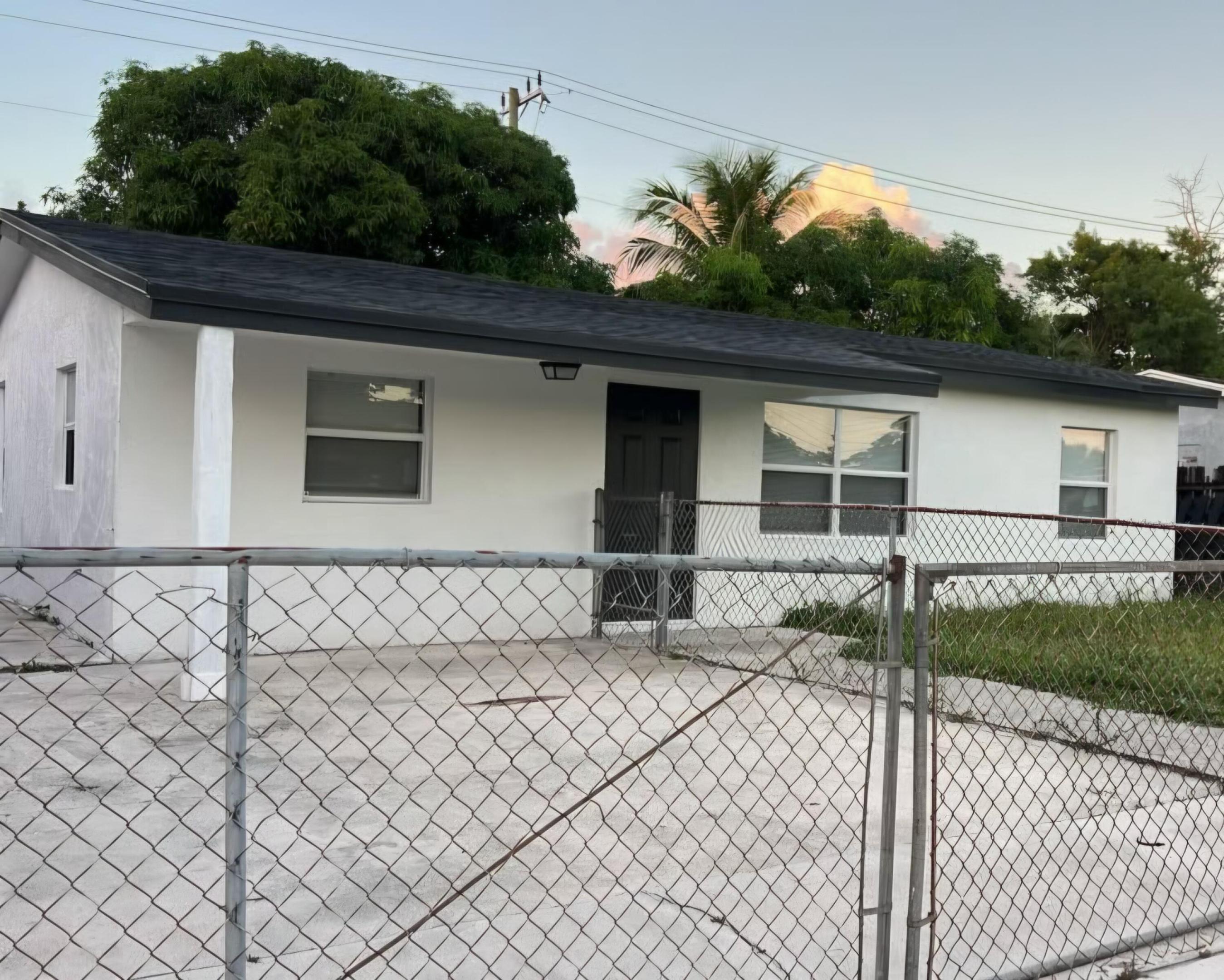 2831 NW 5th Street — photo
