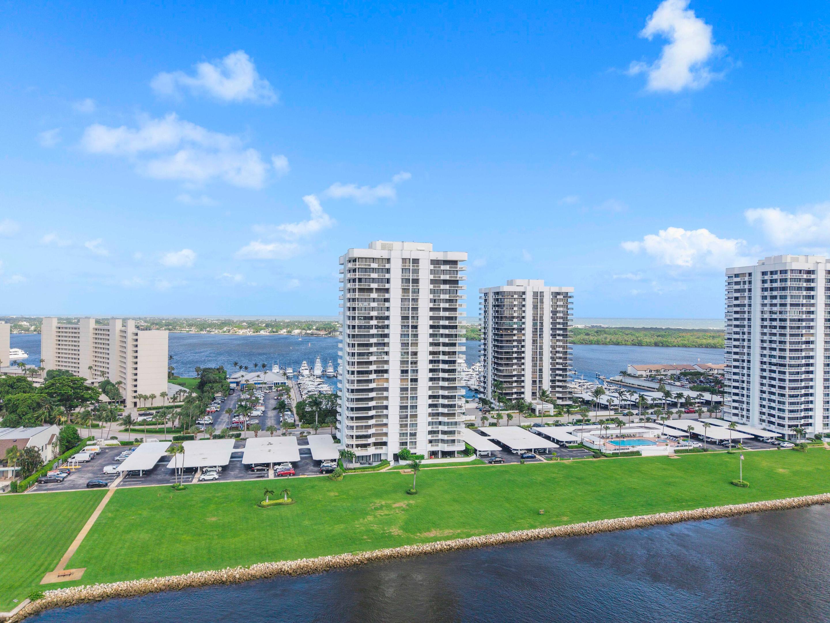 123 Lakeshore Drive Unit 1143 — photo