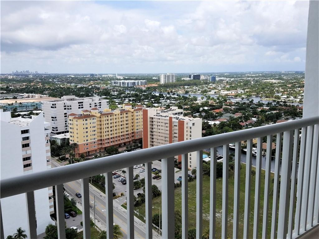 Home in Pompano Beach, FL 33062 — photo 2