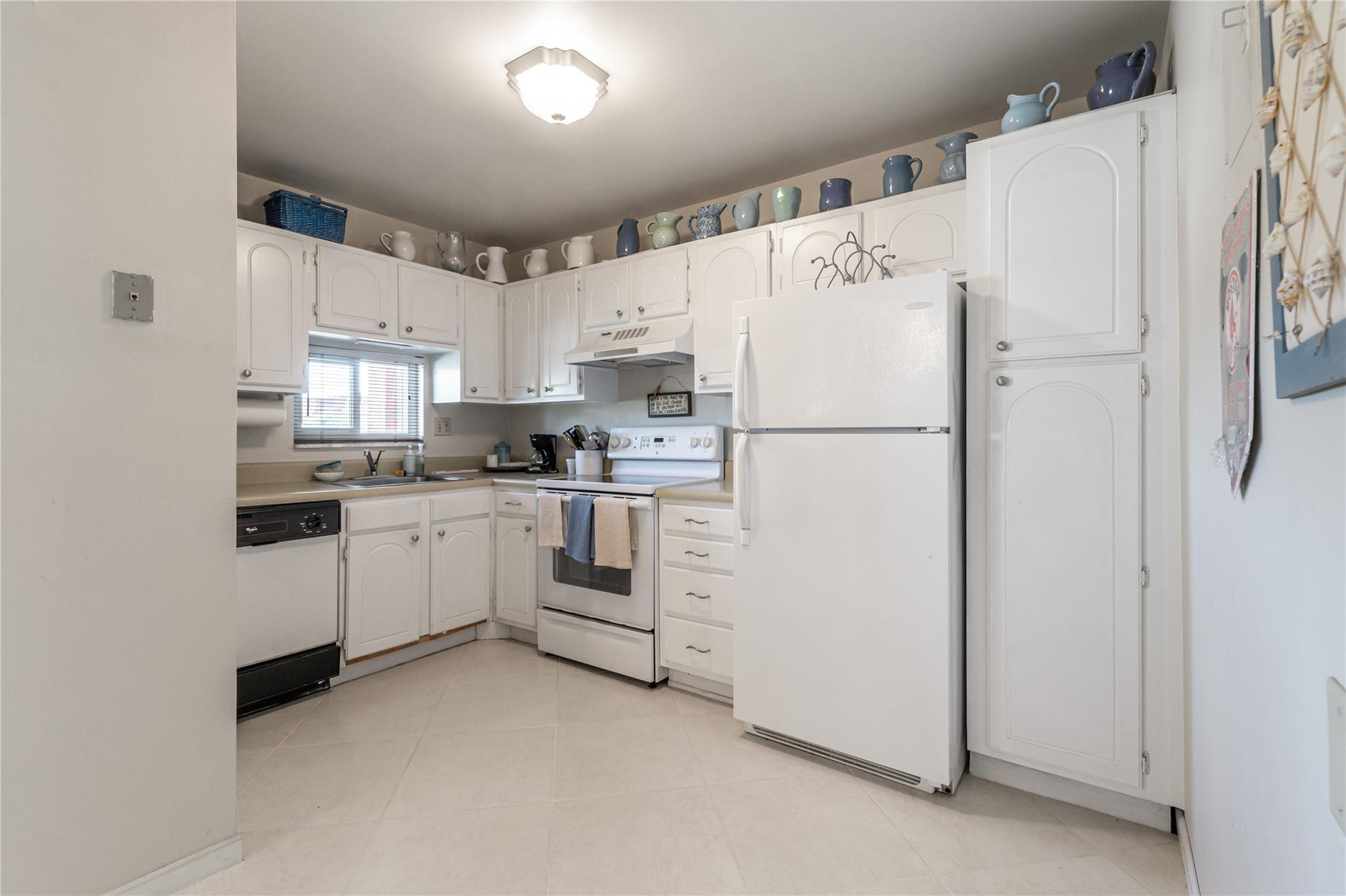 671 S Hollybrook Drive 306 — photo
