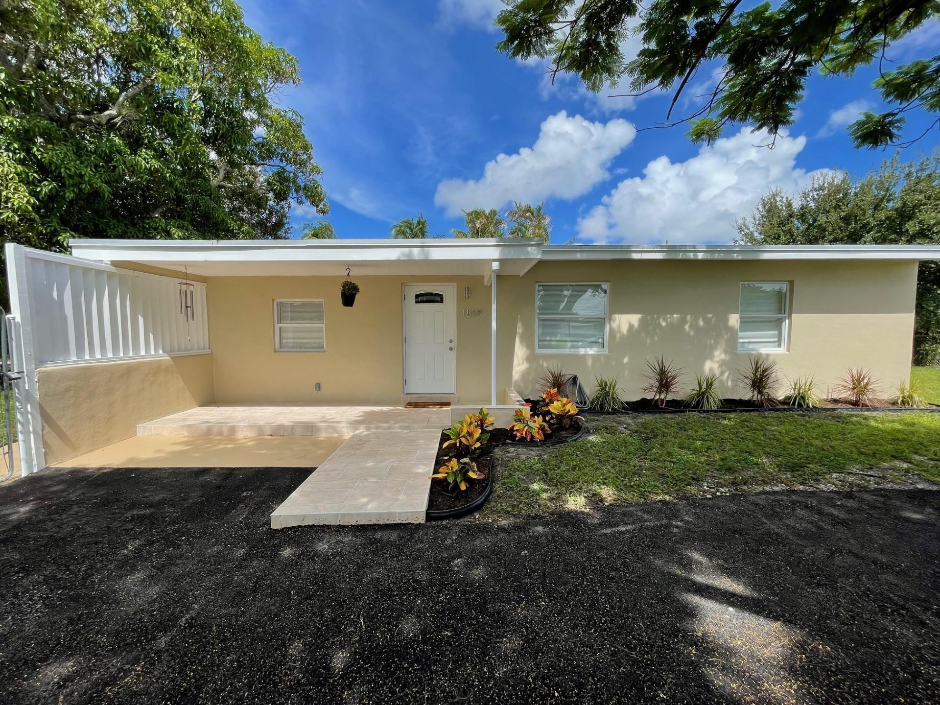 1809 NW 13th Court — photo