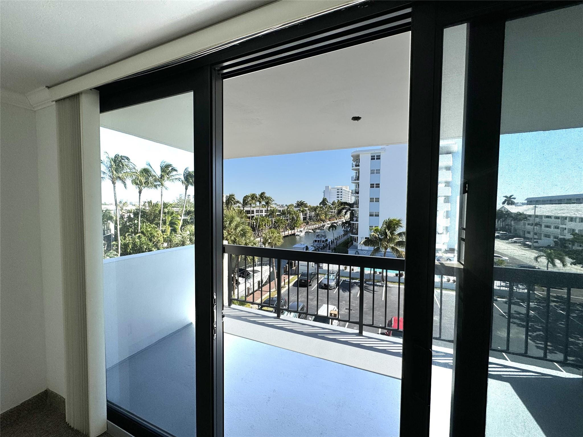 4800 Bayview Drive 406 — photo