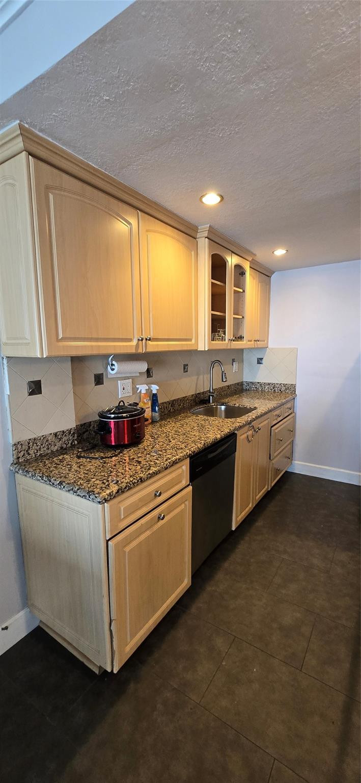 200 S Birch Road 121 — photo