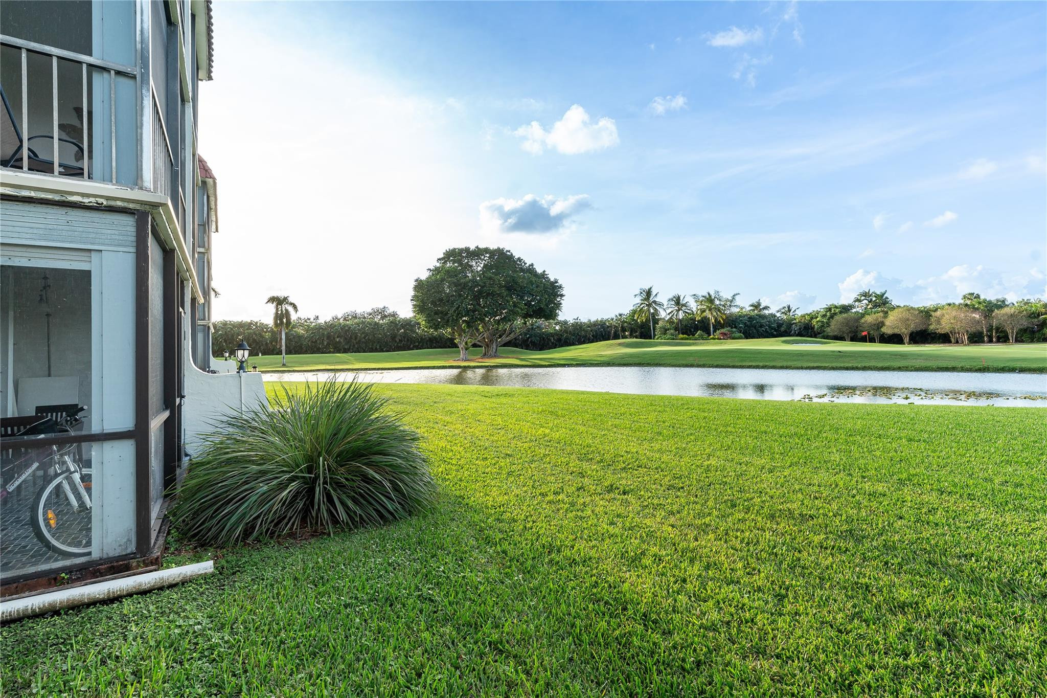 9611 N Hollybrook Lake Drive 107 — photo