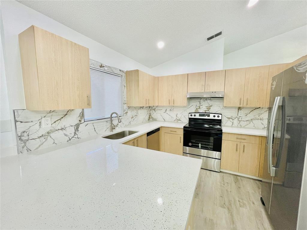 Home in North Lauderdale, FL 33068 — photo 3