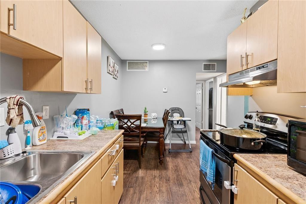 4140 Woodside Drive 205 — photo