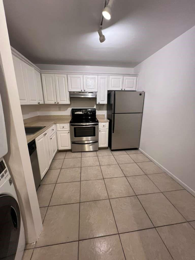 Home in Plantation, FL 33324 — photo 2
