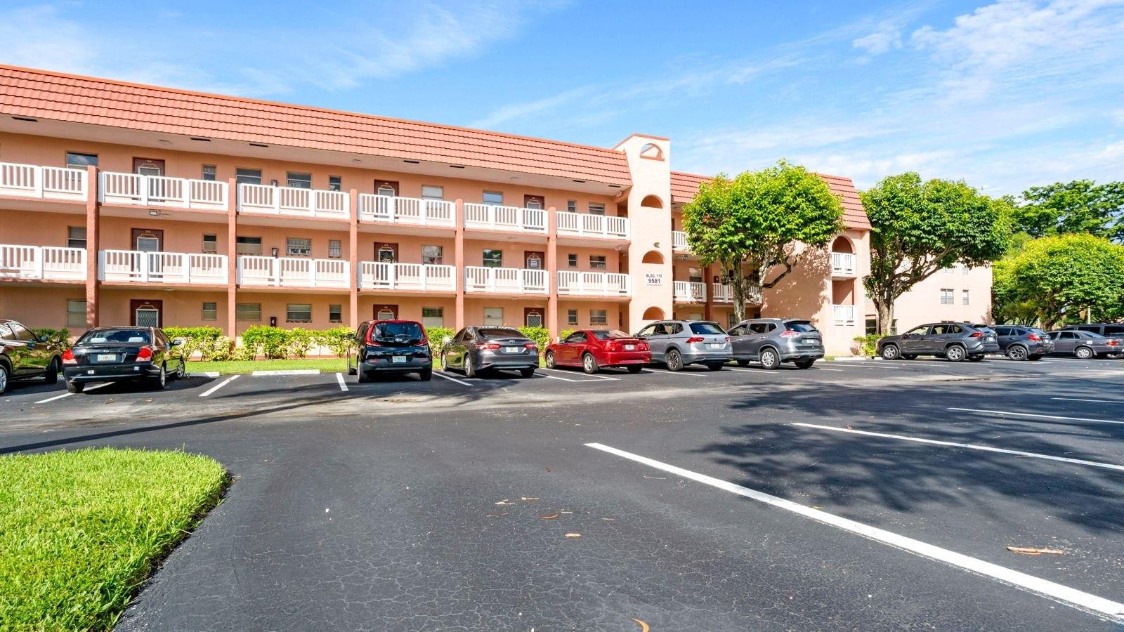 9581 Sunrise Lakes Boulevard 309 — photo