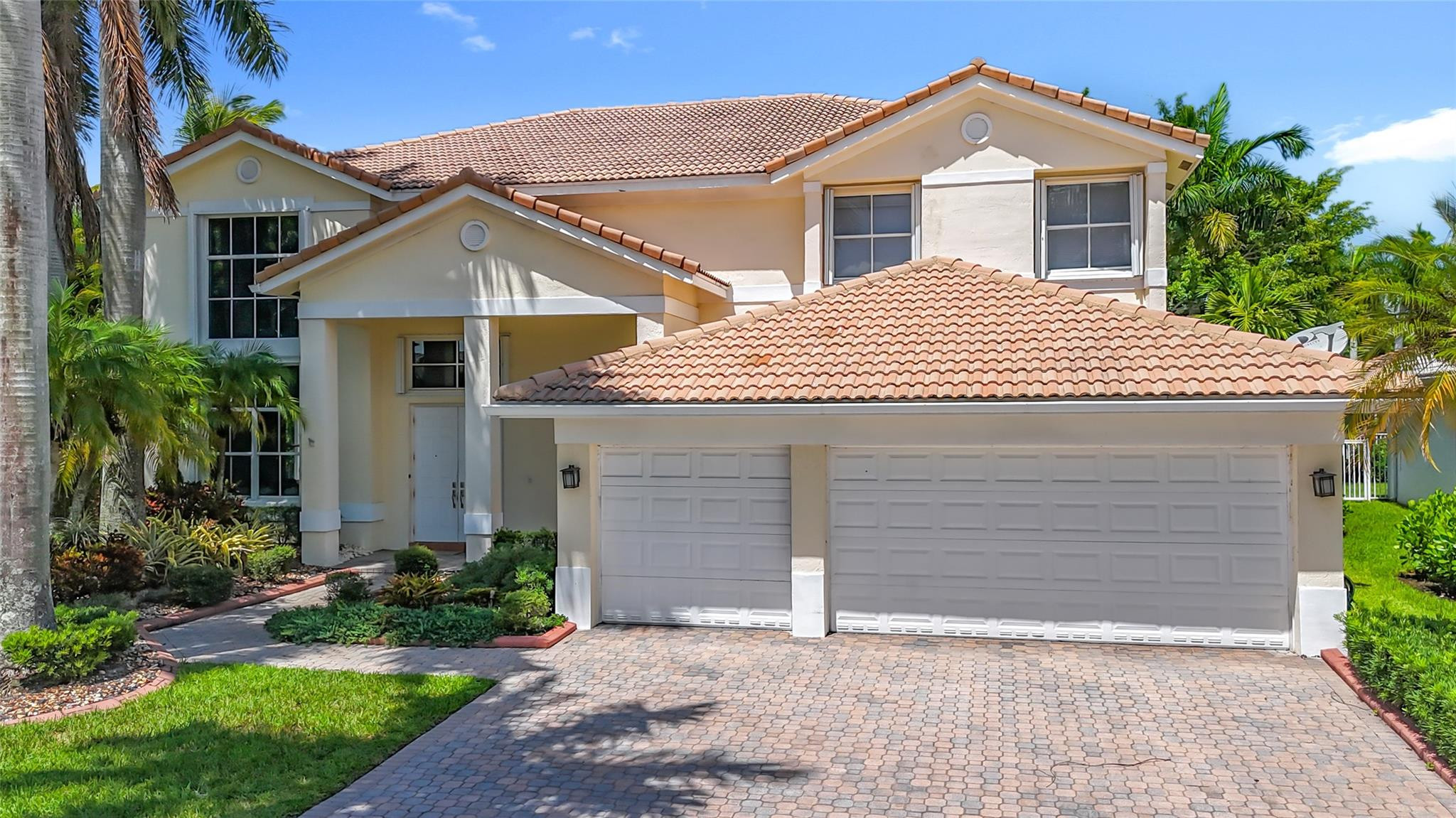 1673 Victoria Pointe Circle — photo