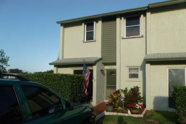 809 Crystal Lake Drive 809 — photo