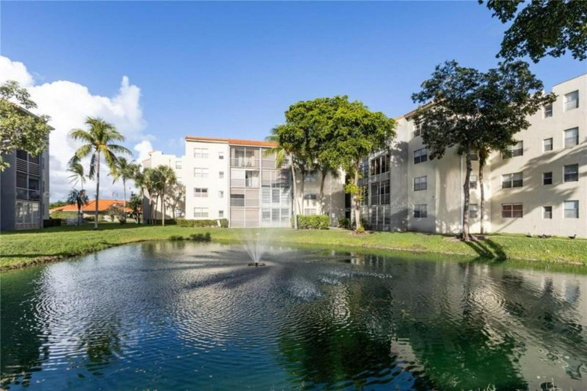 1830 SW 81 4104 — photo