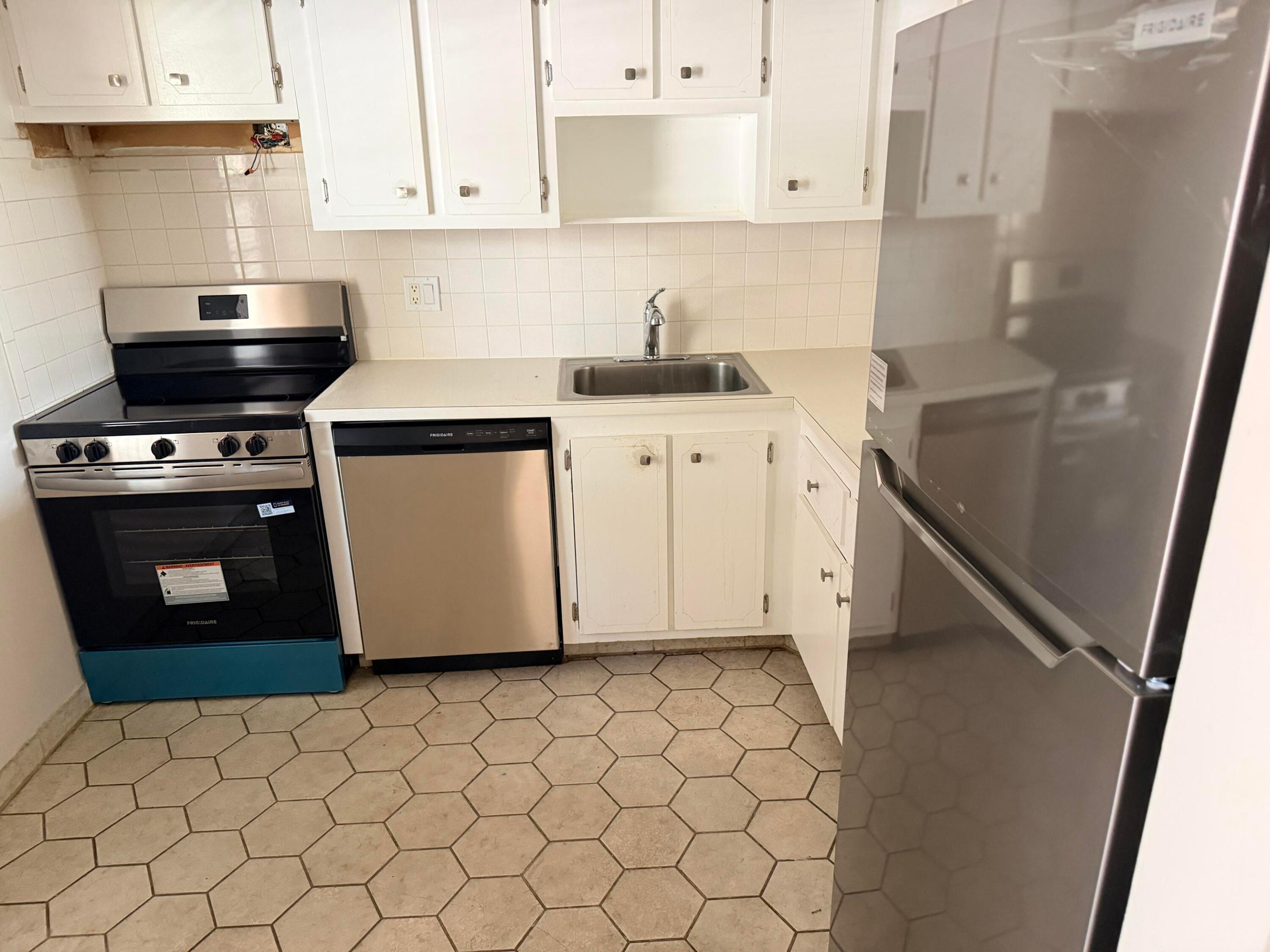 1005 Country Club Drive 205 — photo