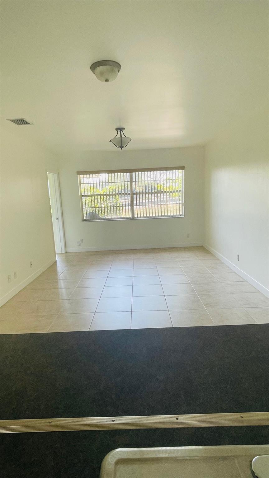 5111 W Oakland Park Boulevard 306 — photo