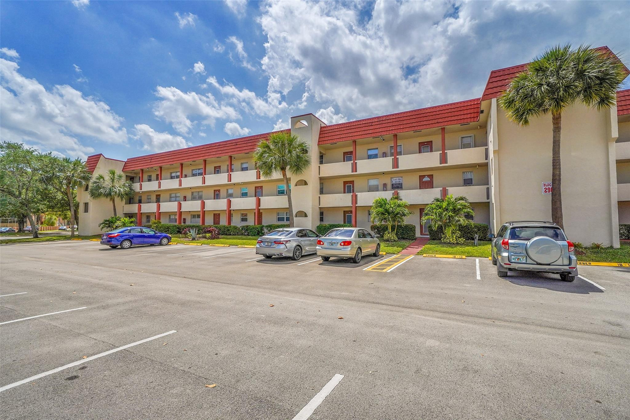 2901 Sunrise Lakes Drive 101 — photo