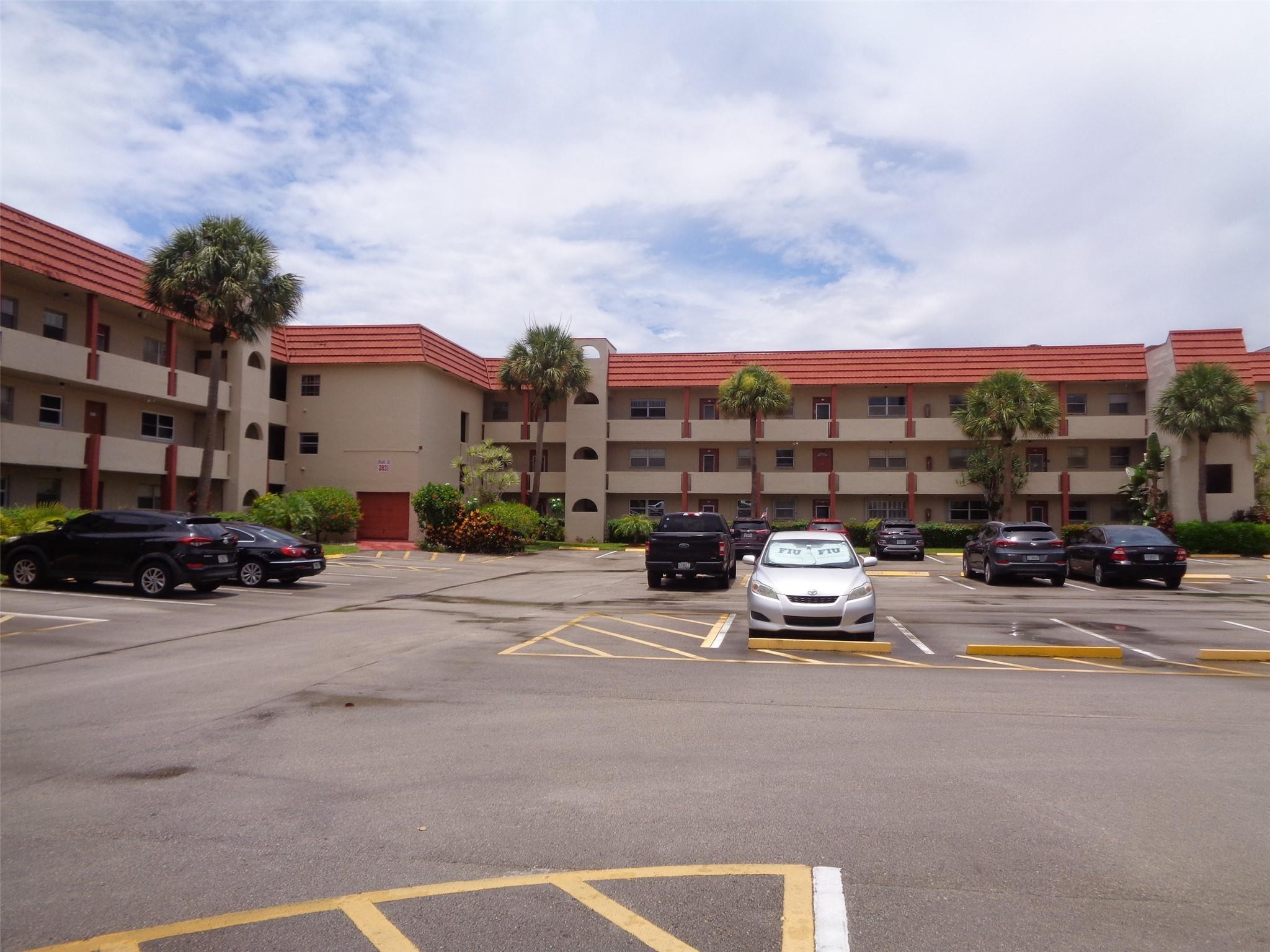2831 E Sunrise Lakes Drive 209 — photo