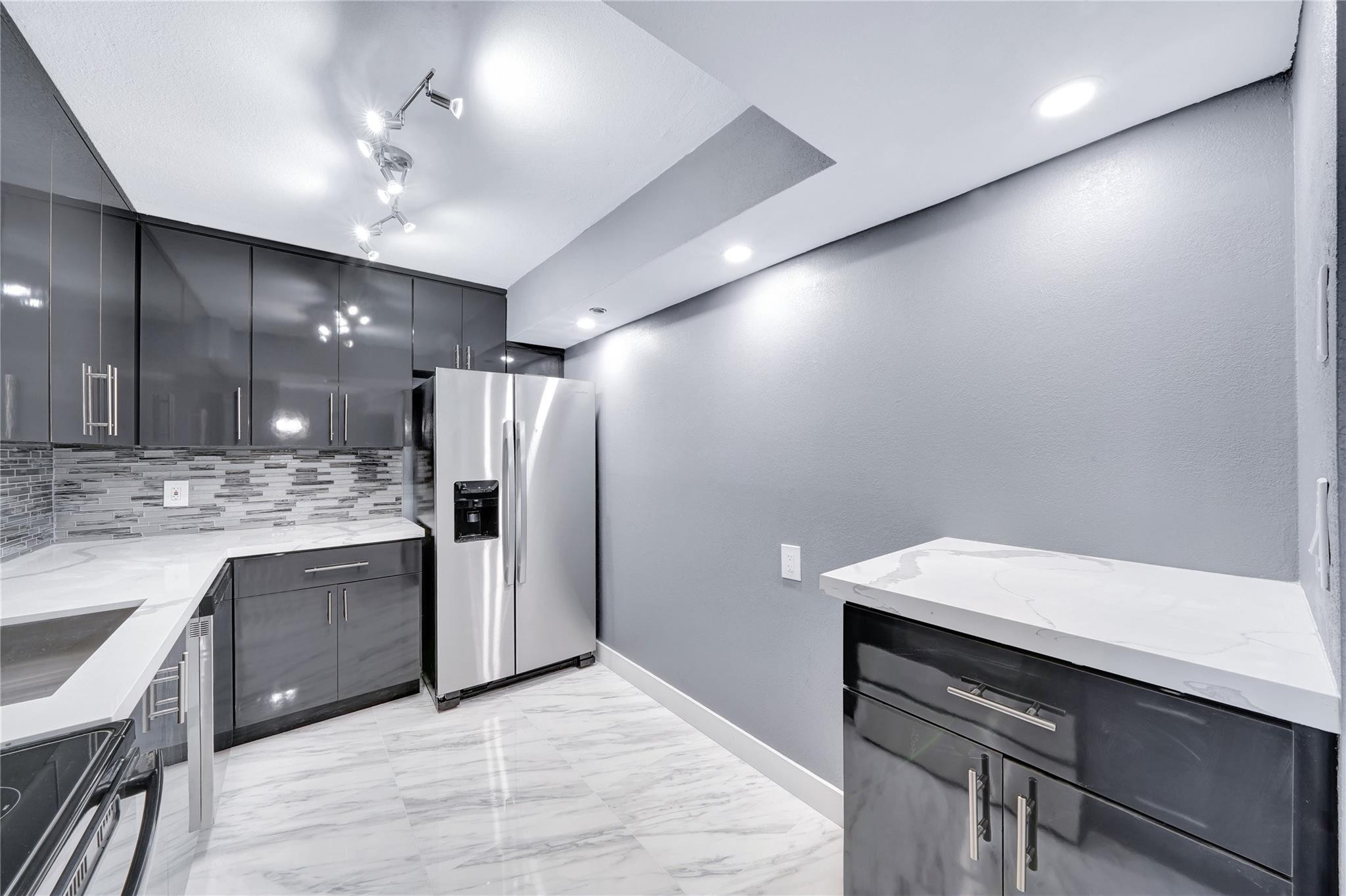 1100 Saint Charles Place 708 — photo