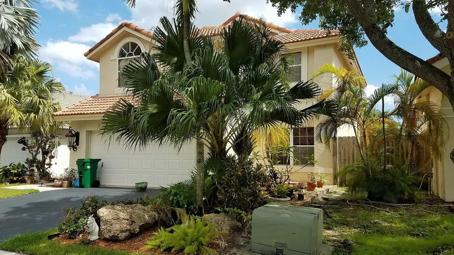 6930 NW 28th Street — photo