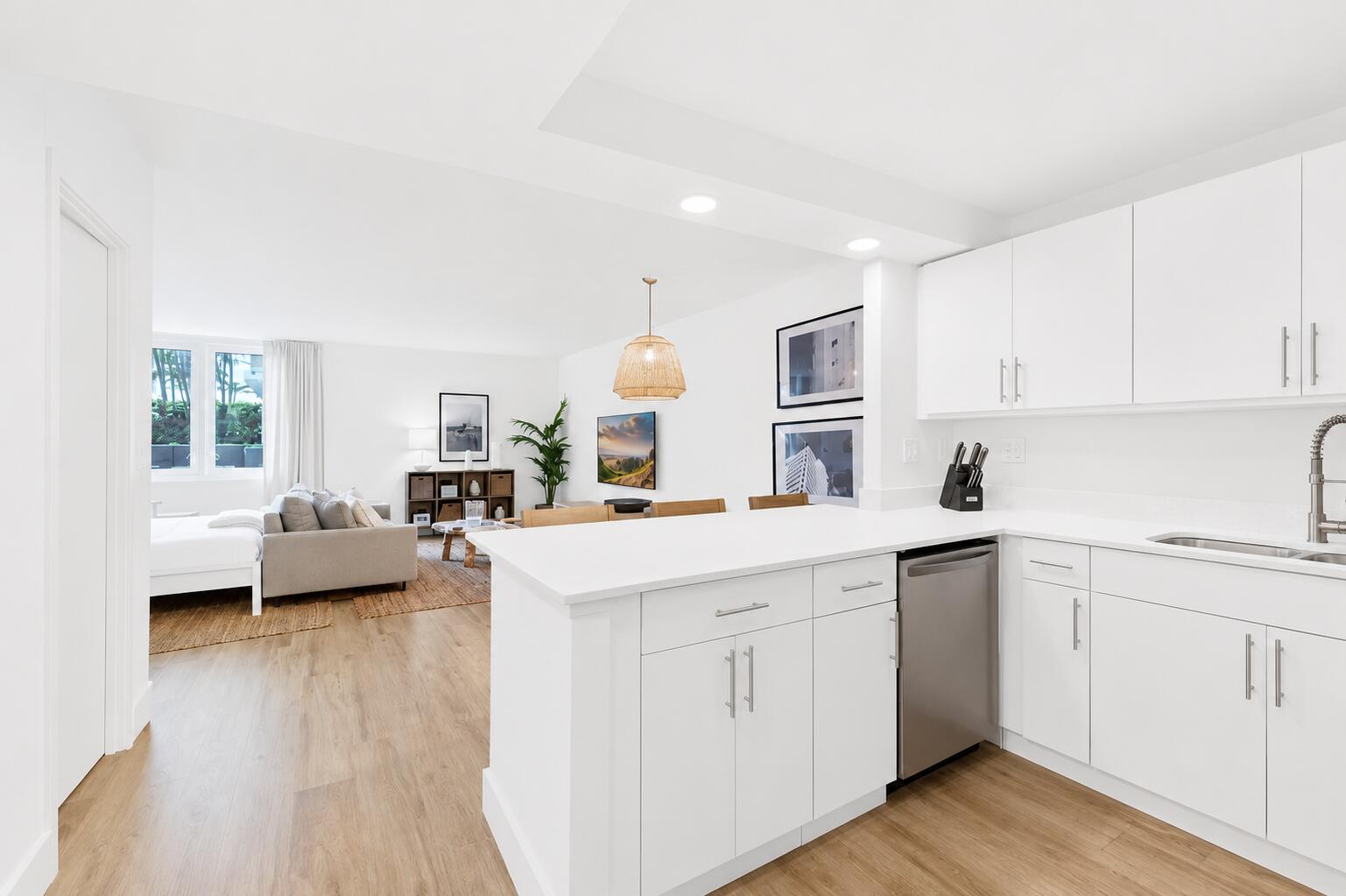 2301 Collins Avenue 323 — photo