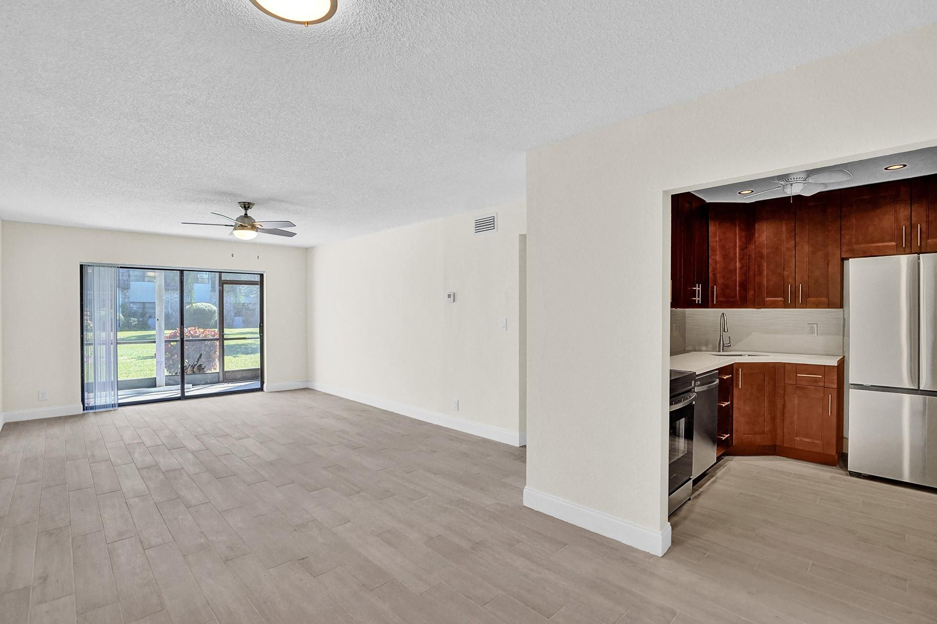 3115 Oakland Shores Drive E109 — photo