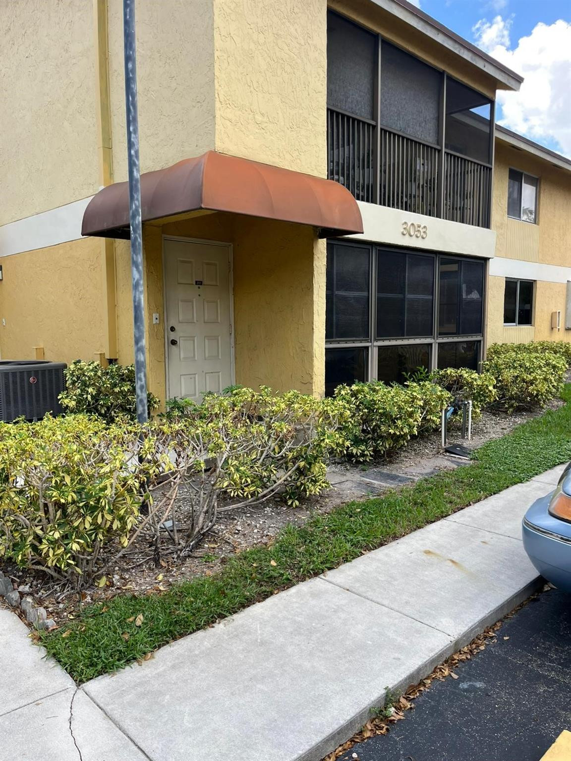 3053 N Oakland Forest Drive 201 — photo