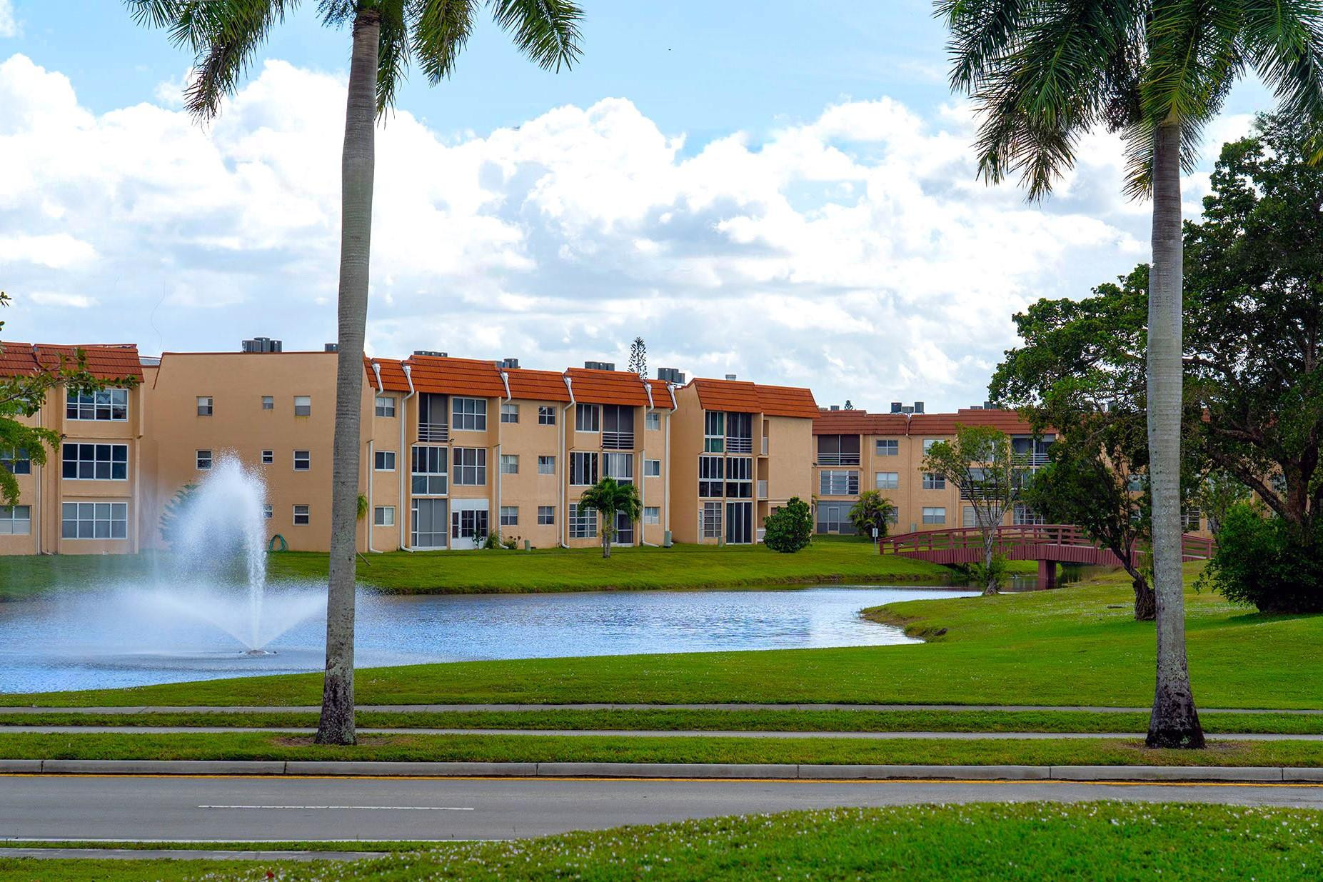 9061 Sunrise Lakes Boulevard 109 — photo
