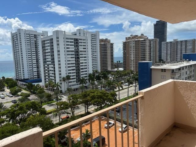 1865 S Ocean Drive 11N — photo