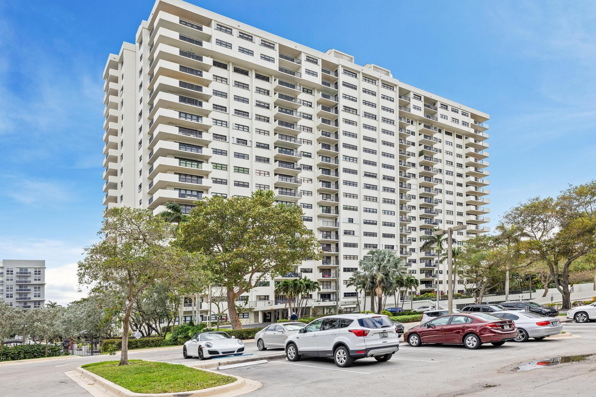 3200 Port Royale Drive 1208 — photo